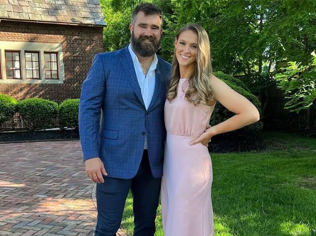 JUST IN: Jason and Kylie Kelce SHOCKED the world As they Announce the coming of their 4th Baby and things to know about…